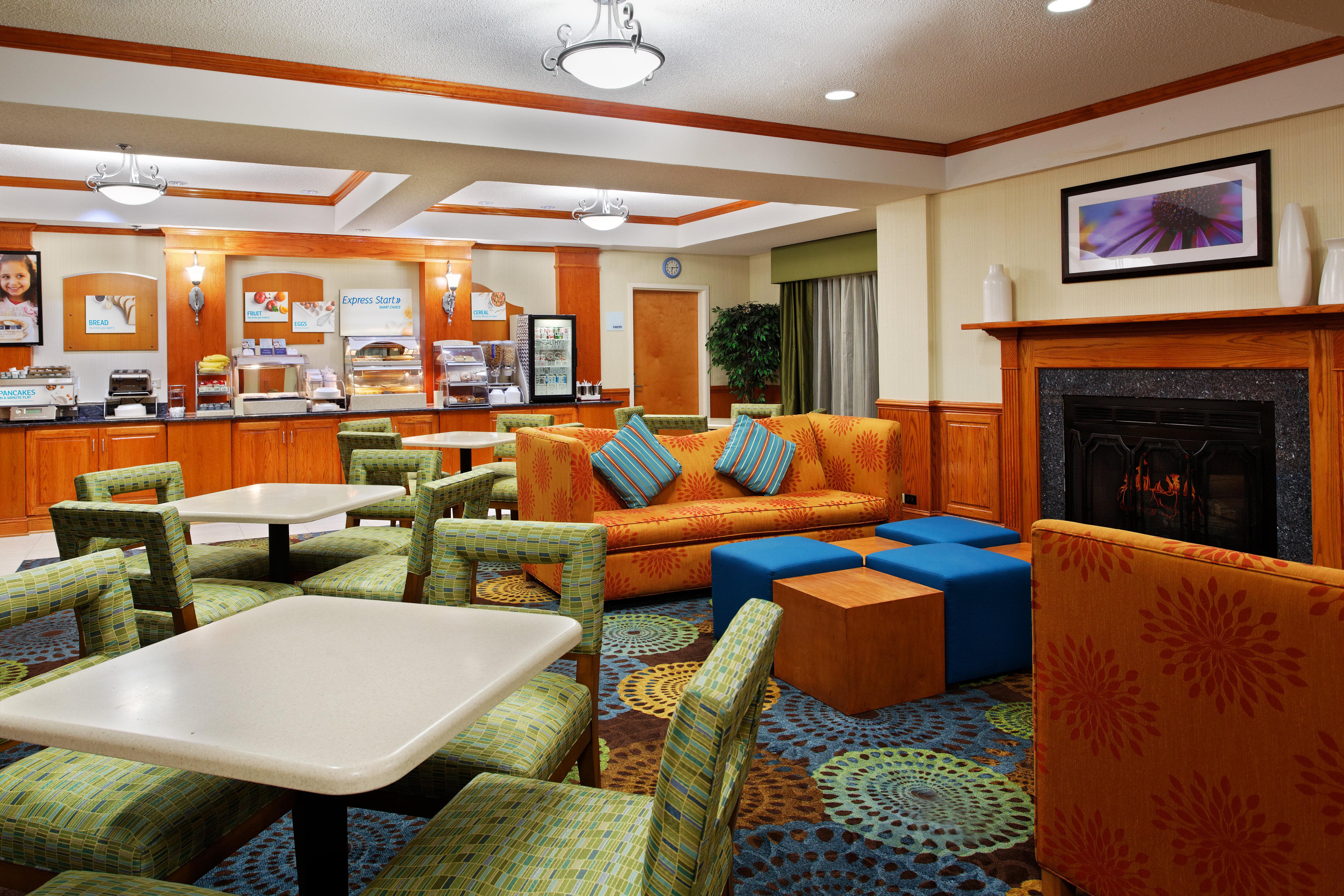 Holiday Inn Express Richmond-Brandermill-Hull Street By Ihg Extérieur photo